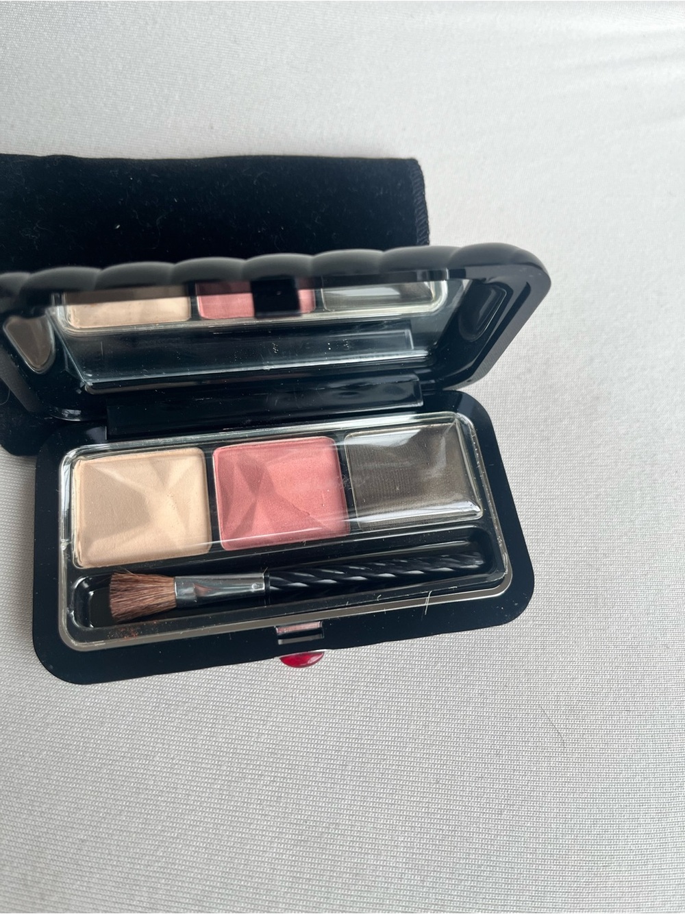 Milano Trio Eyeshadow Palette – Cream, Pink, Brown